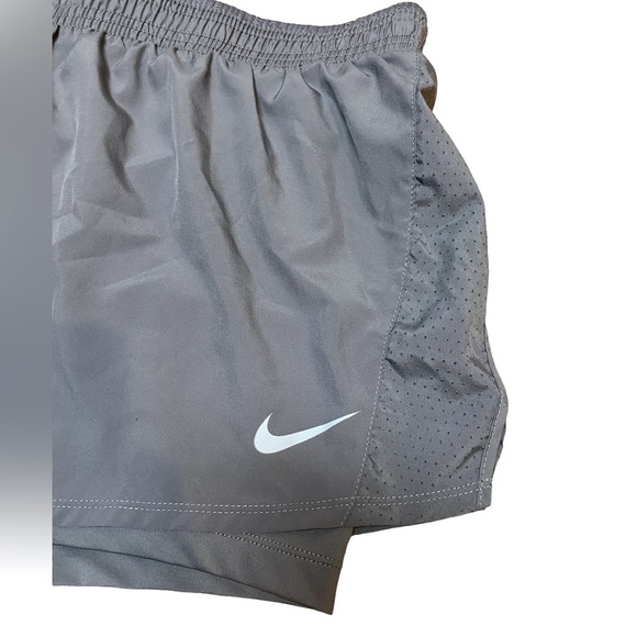 Nike dri-fit athletic shorts gray woman’s size XL - Picture 4 of 5